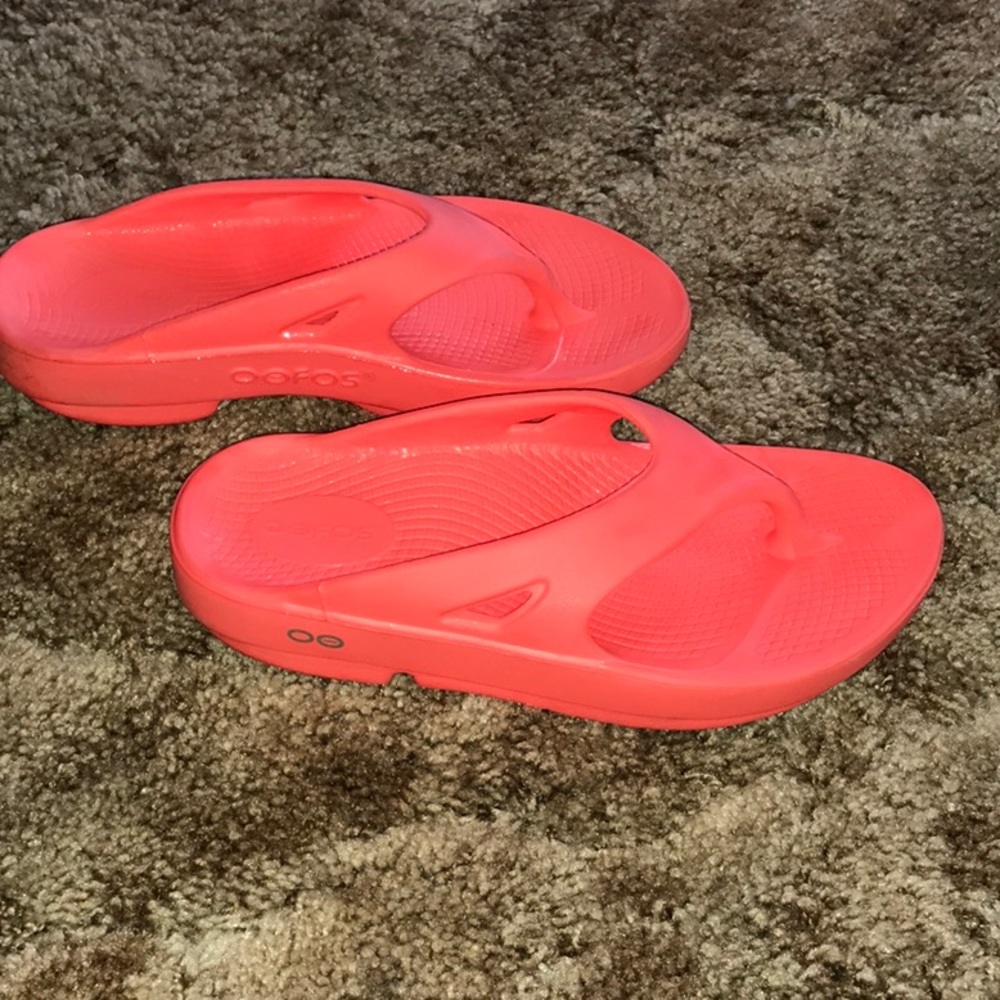 Coral Comfy flip flops